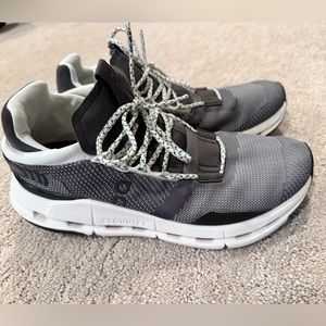 Women’s Cloud Nova